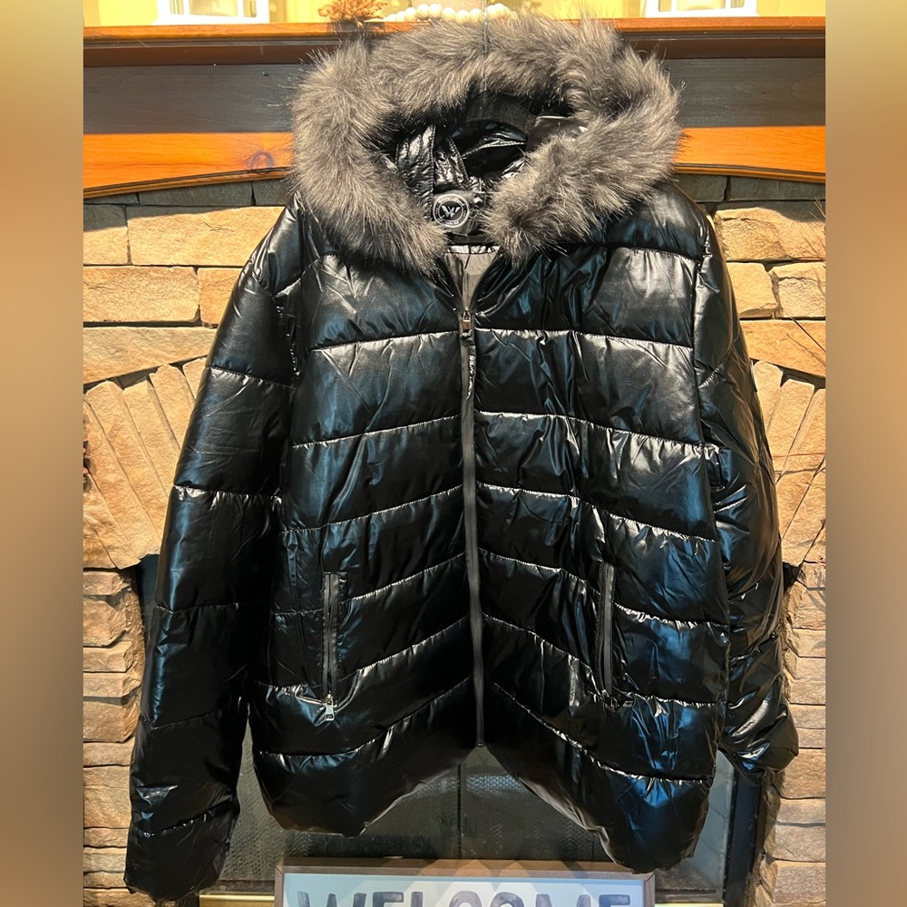 women’s winter puffer/marshmallow coat with faux fur hood